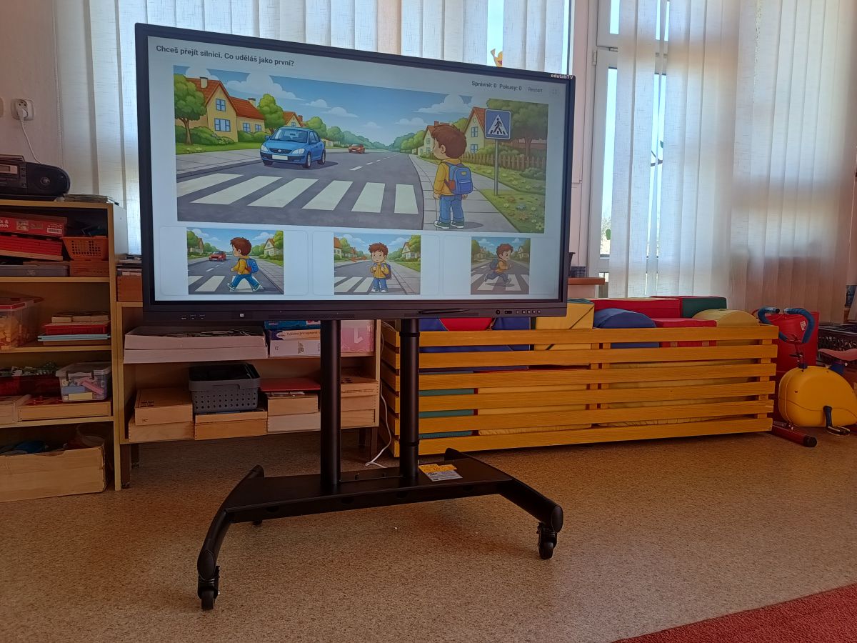 Dotykový monitor v mateřské škole u Litomyšle