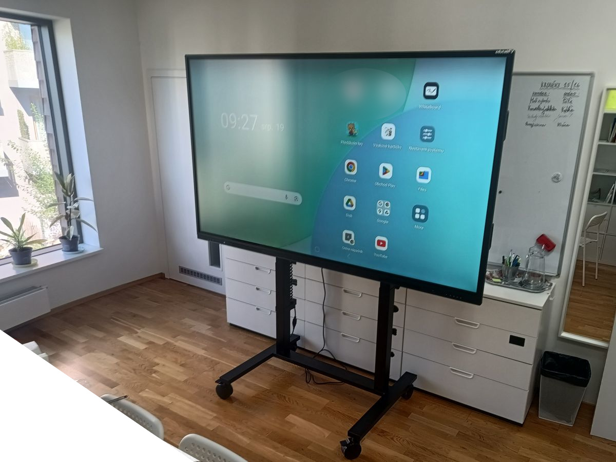 Instalace dotykových monitorů 86" v Praze