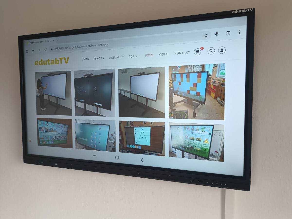 Dotykové monitory showroom2