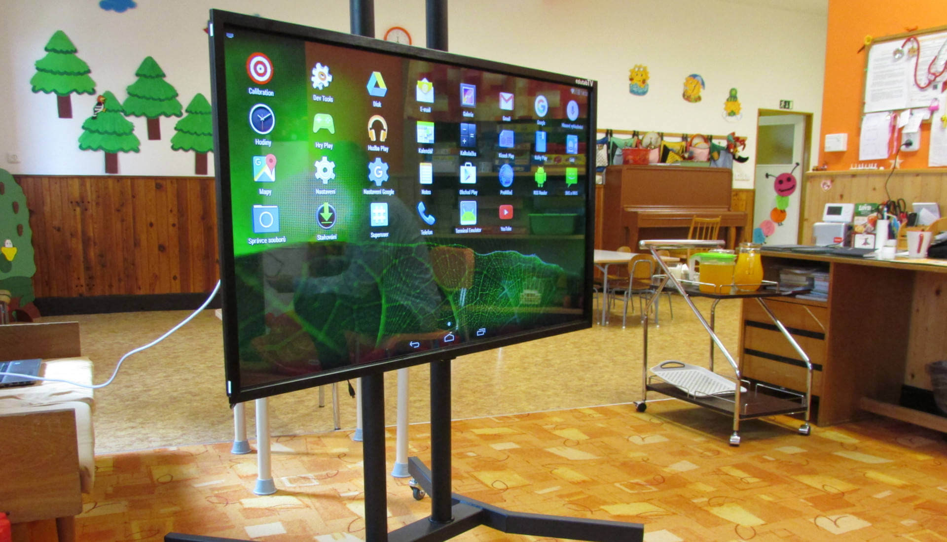 Interaktivní dotyková televize EdutabTV