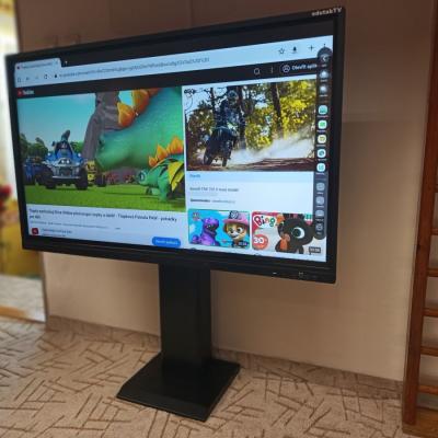 Dotykovy Monitor S Pojezdem Ke Zdi 2