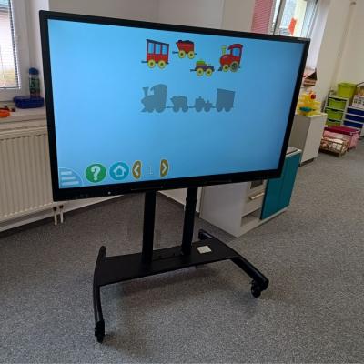 Dotykovy Monitor 55 85 2