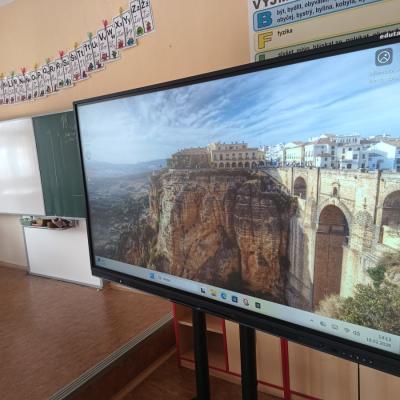 Dotykovy Monitor 65 Vrchlabi 1