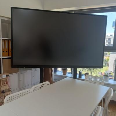 Dotykovy Monitor 86 5