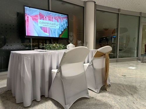 dotykovy-monitor-veletrzni-stanek-11